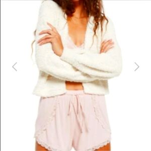 New, never worn w/tag. Women’s LC Lauren Conrad Wispy White w/Silver # Button Do